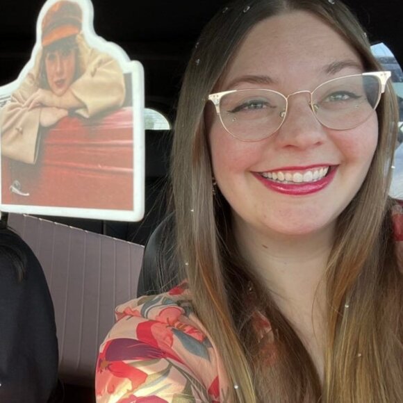 Meet your Posher, Sarah - Picture 4 of 6